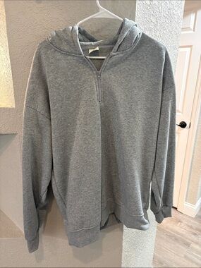 Classic Gray Half-Zip Hooded Sweatshirt - Men